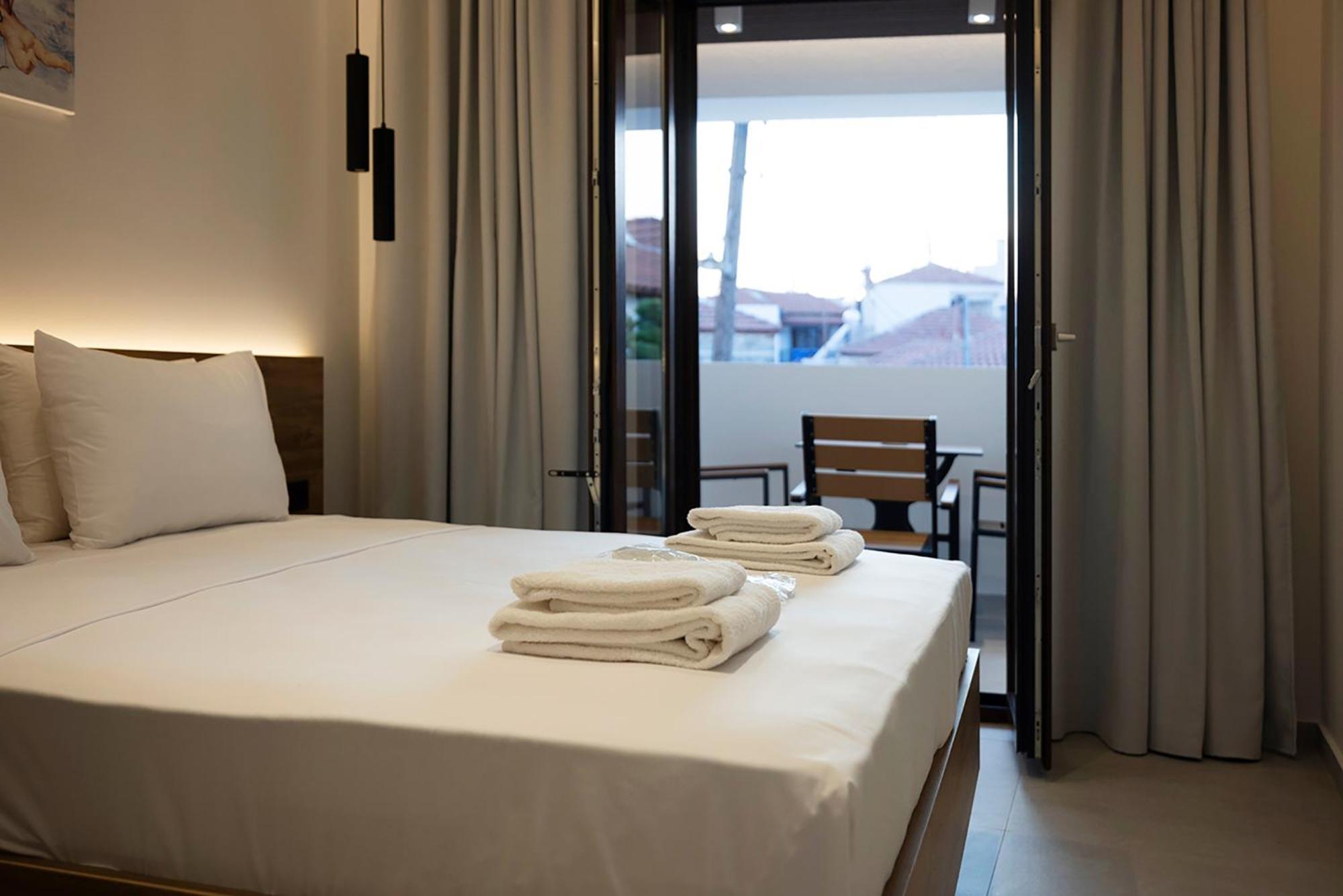Akira Suites Afytos Exterior photo